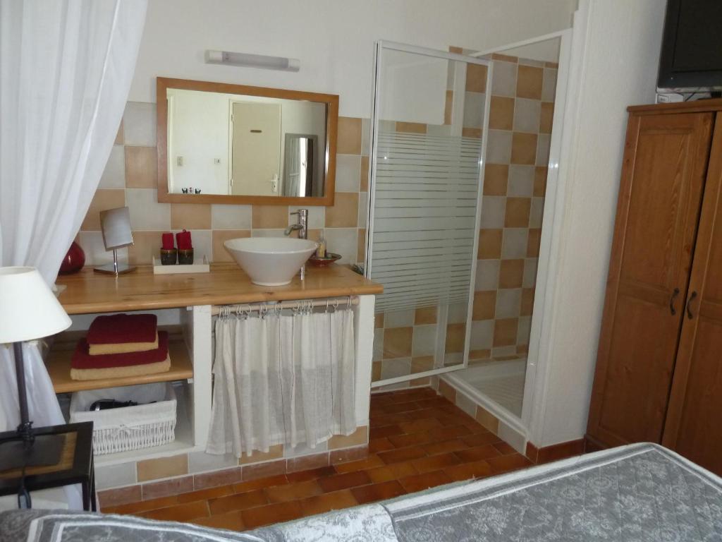 Hotel Mas De Valiguiere à Saze  Chambre photo